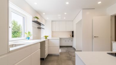 Cozinha com iluminação Tromilux